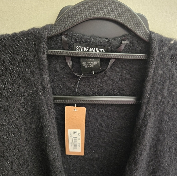 Brand new with tags Steve Madden Shawl - Picture 2 of 9